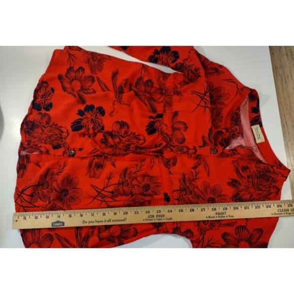 Nana Shop red and black floral 3/4 sleeve button front shirt - Picture 10 of 12
